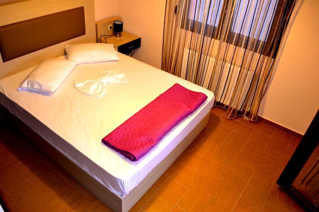 Vrasná Αmalia Lux Villas חדר תמונה